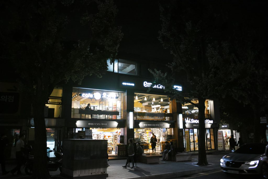   SIGMA dp1 Quattro   f/2.8 1/30sec ISO-800 19mm Auto