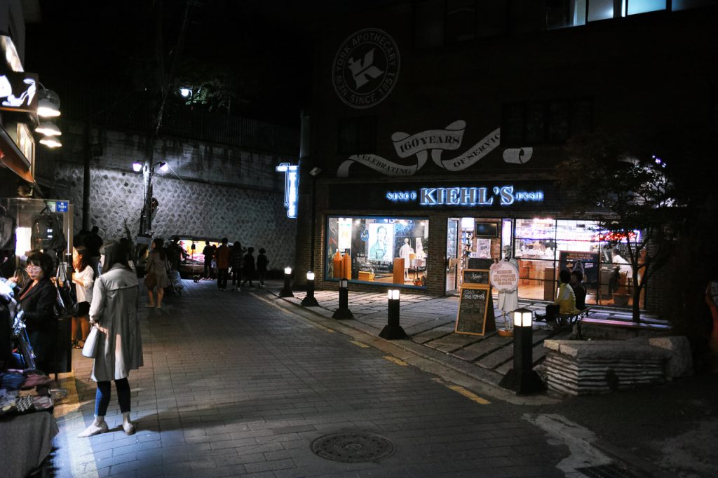   SIGMA dp1 Quattro   f/2.8 1/50sec ISO-800 19mm Auto