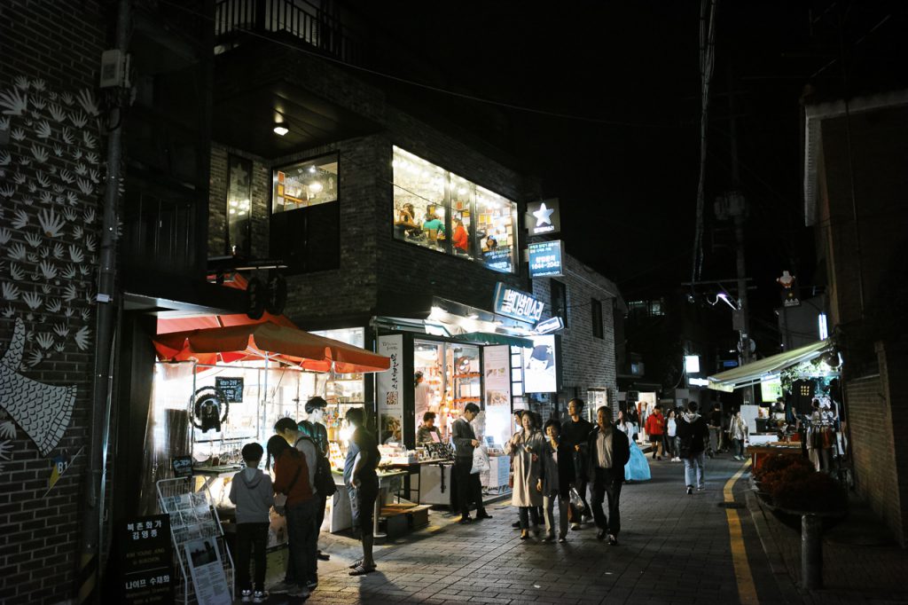   SIGMA dp1 Quattro   f/2.8 1/30sec ISO-800 19mm Auto