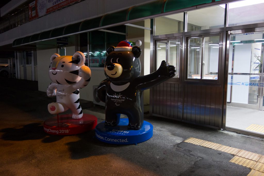  DSC-RX100 f/1.8 1/30sec ISO-640 10.4mm Auto