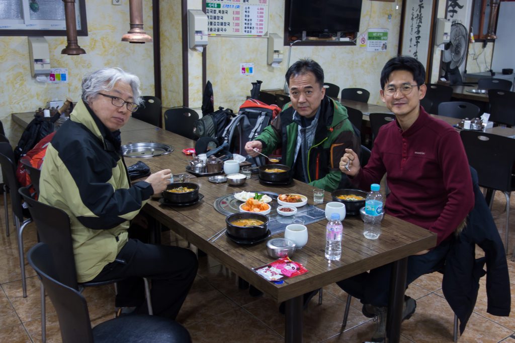  DSC-RX100 f/1.8 1/30sec ISO-200 10.4mm Auto
