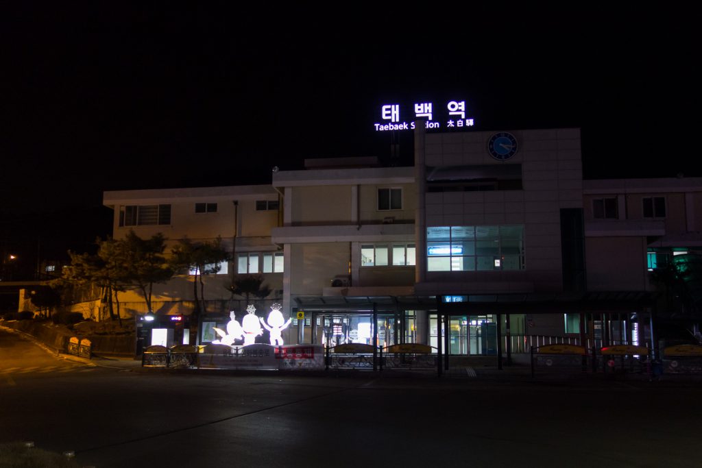  DSC-RX100 f/1.8 1/30sec ISO-800 10.4mm Auto